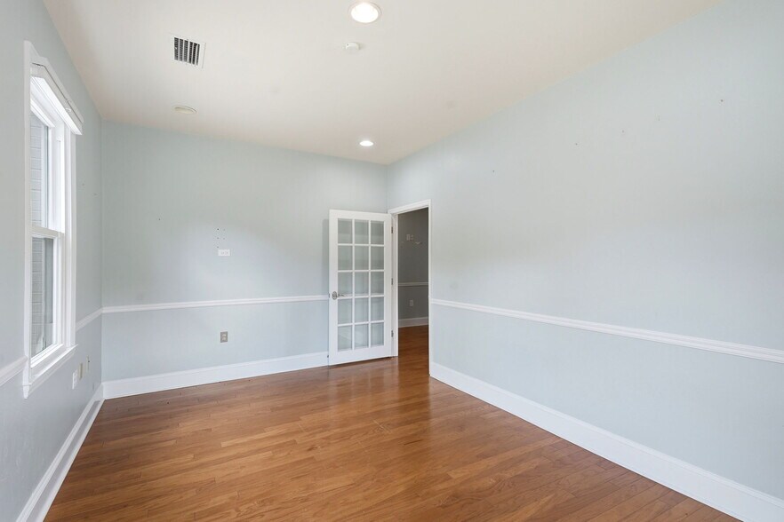 More Photos Of 537 E Park Ave, Tallahassee Office For Sale