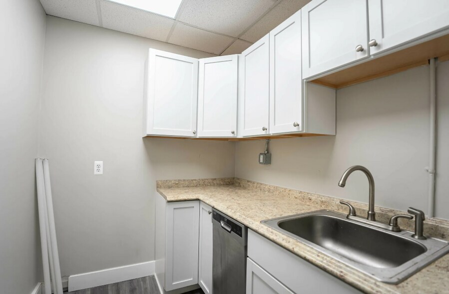 More Photos Of 15 E Kirby St, Detroit Apartments For Lease
