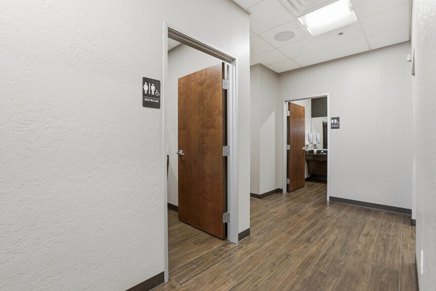 More Photos Of 2804 SW 134th St, Oklahoma City Medical For Sale