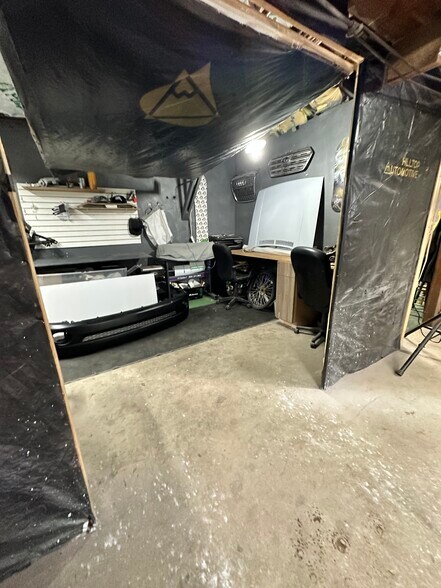 More Photos Of 3012 Evergreen Pky, Evergreen Auto Repair For Sale