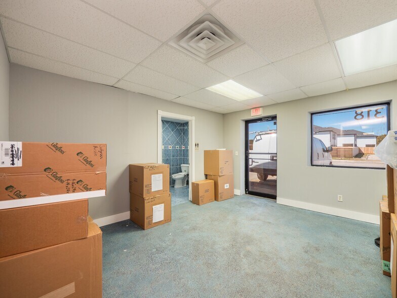 More Photos Of 318 W Byrd Blvd, Universal City Office For Sale