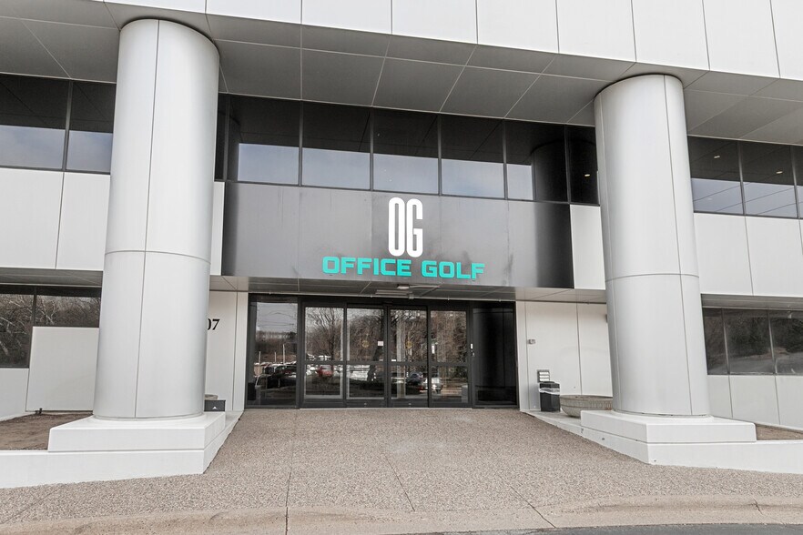 More Photos Of 7807 Creekridge Cir, Bloomington Office For Sale