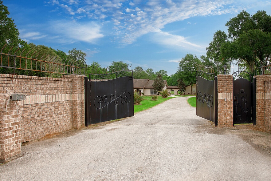 More Photos Of 23218 Aldine Westfield Rd, Spring Office For Sale