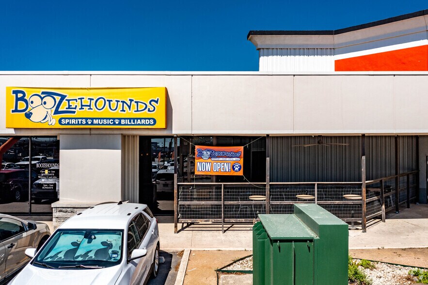 More Photos Of 8515-8611 Perrin Beitel Rd, San Antonio Freestanding For Lease