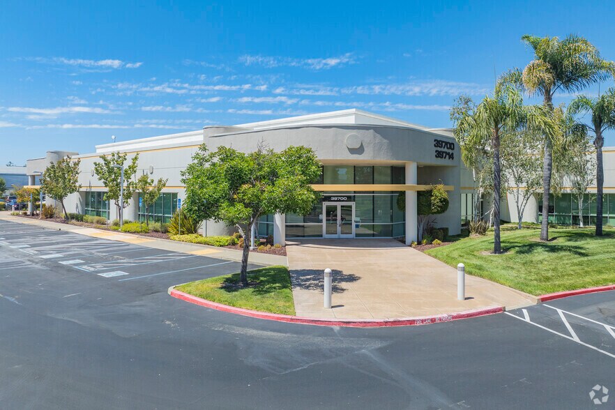 More Photos Of 39611 Eureka Dr, Newark Unknown For Lease