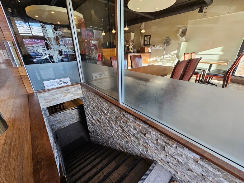 More Photos Of 3313 30 Av, Vernon Restaurant For Sale