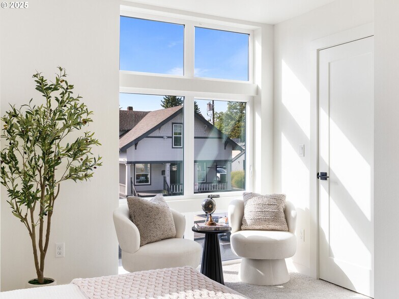 More Photos Of 1911 Broadway St, Vancouver Apartments For Sale