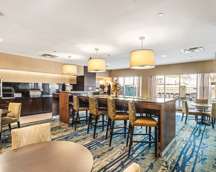 More Photos Of 1103 Hobbs Hwy, Seminole Hotel For Sale