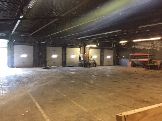 More Photos Of 100 Oakdale Rd, Johnson City Warehouse For Lease