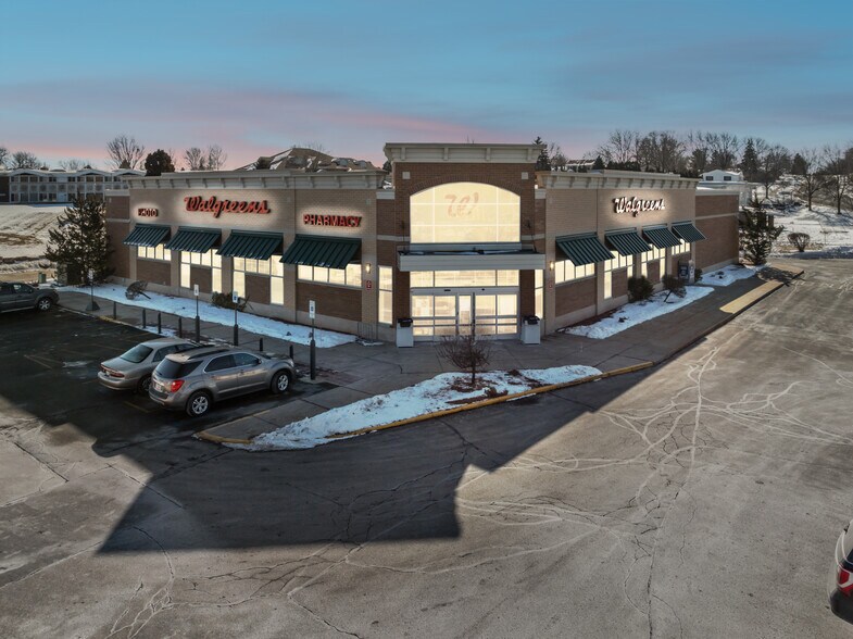 Primary Photo Of 1401 Springdale St, Mount Horeb Drugstore For Sale