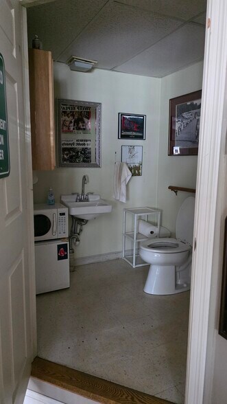More Photos Of 741 Main Rd & 2 Haskins Rd, Tiverton Storefront Retail Residential For Sale