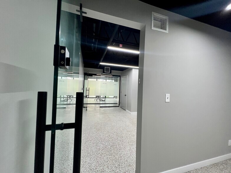 More Photos Of 441 NE 3rd Ave, Fort Lauderdale Office For Lease