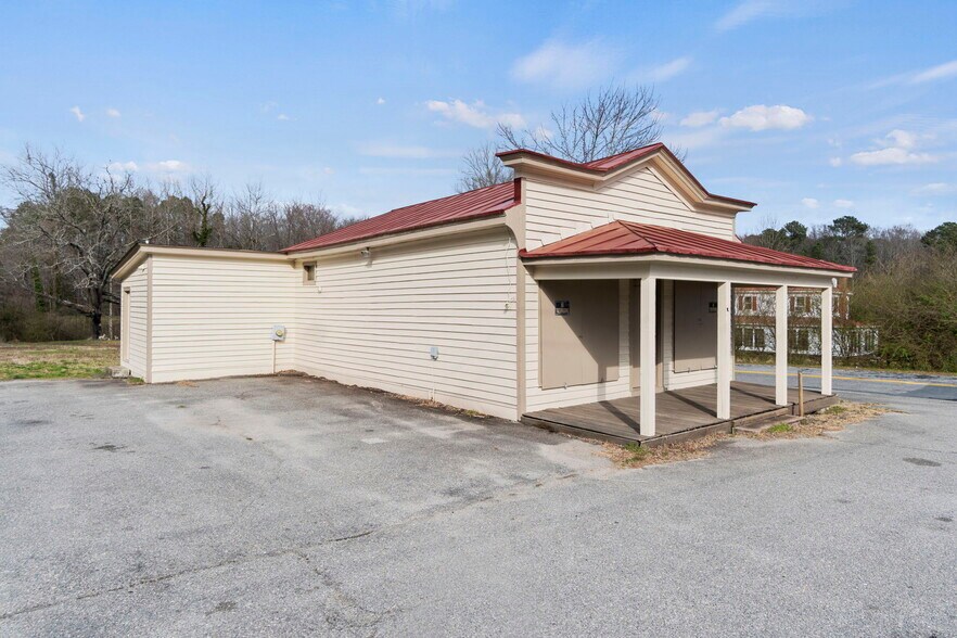 More Photos Of 10290 John Clayton Memorial Hwy, Gloucester Freestanding For Sale