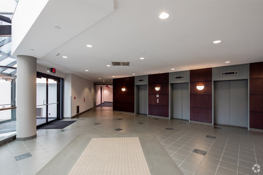 More Photos Of 8 Neshaminy Interplex, Trevose Office For Lease