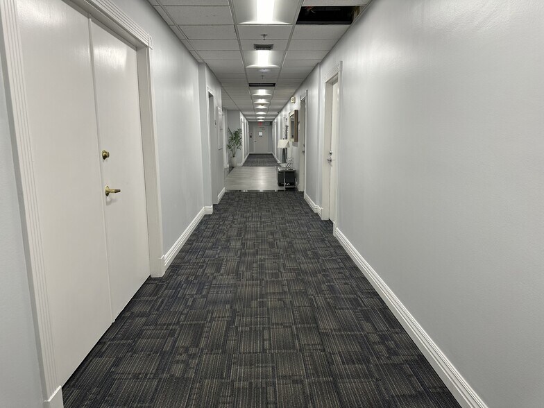 More Photos Of 2455 E Sunrise Blvd, Fort Lauderdale Loft Creative Space For Sale