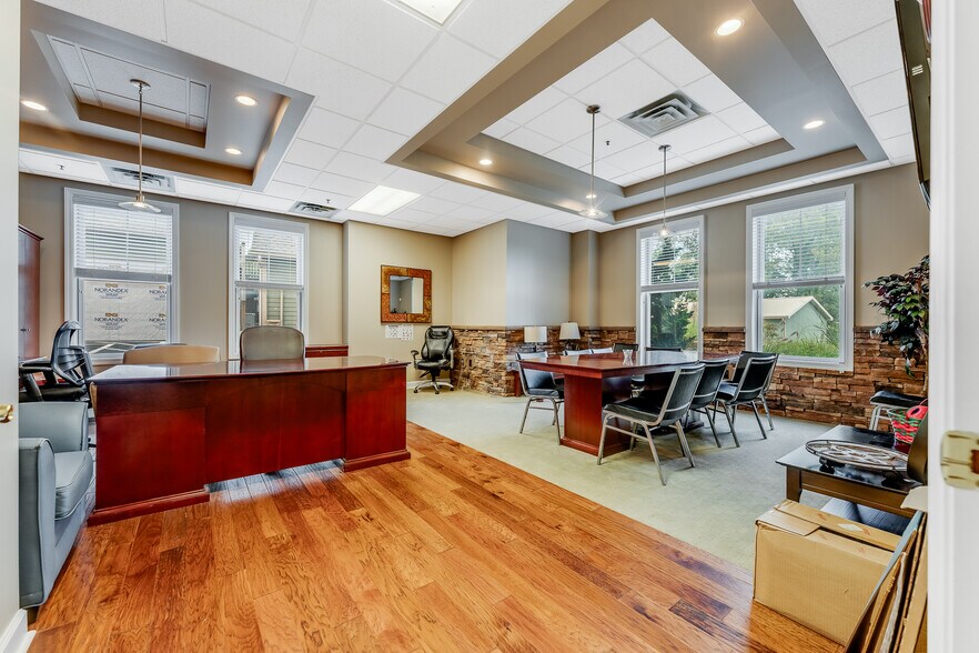 More Photos Of 6-10 Canyon Rd, Morgantown Loft Creative Space For Sale