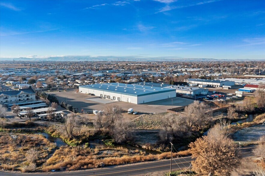 More Photos Of 3515 E Linden St, Caldwell Manufacturing For Lease