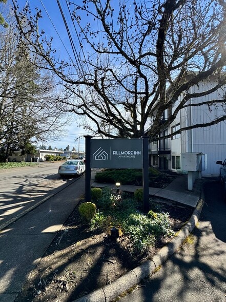 More Photos Of 760 NW 21st St, Corvallis Apartments For Sale
