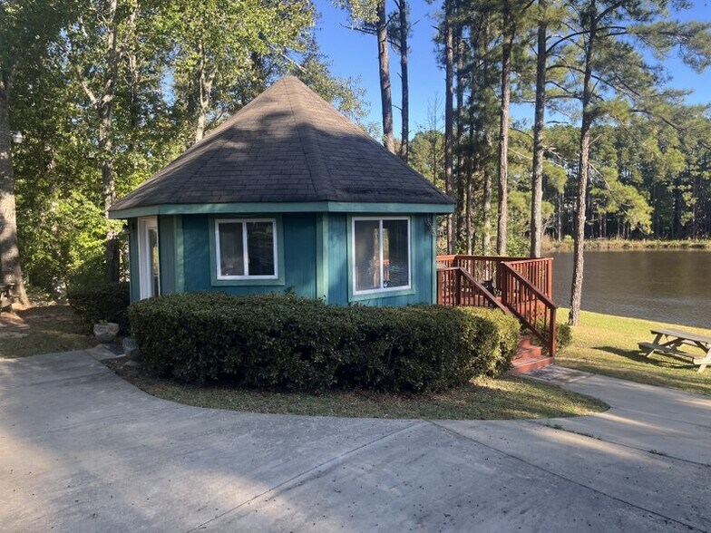 More Photos Of 460 Aerodrome Way, Griffin Land For Sale
