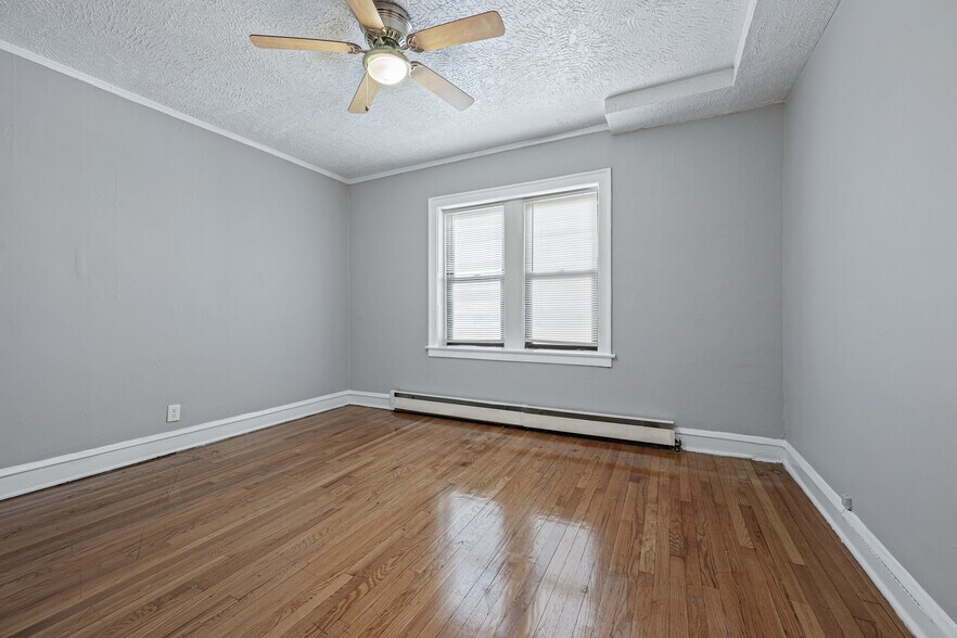 More Photos Of 447 E 82nd St, Chicago Apartments For Sale