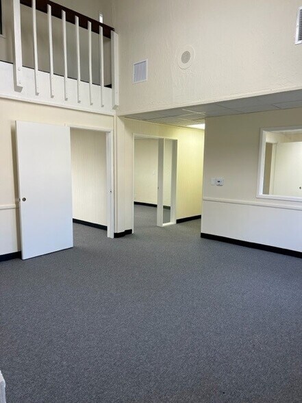 More Photos Of 2021 Sperry Ave, Ventura Office For Lease