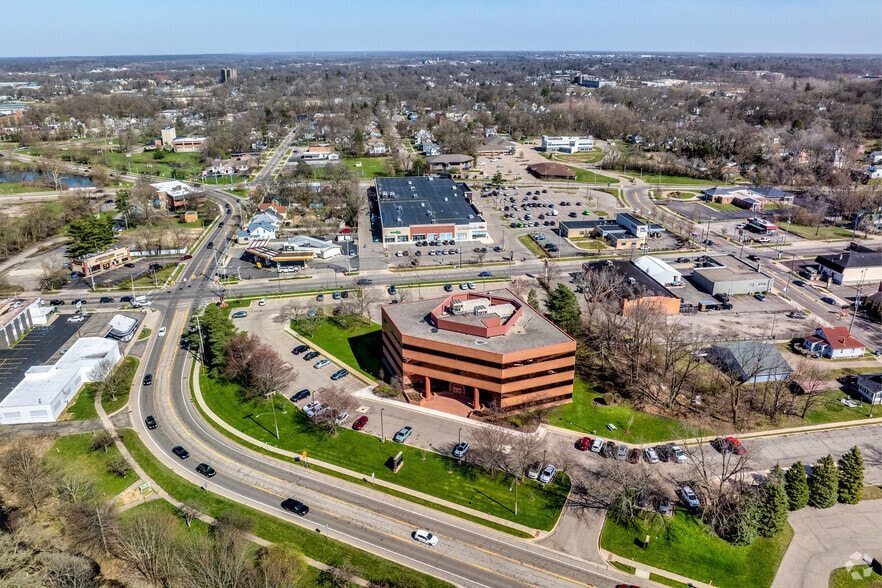 More Photos Of 555 W Crosstown Pky, Kalamazoo Office For Lease