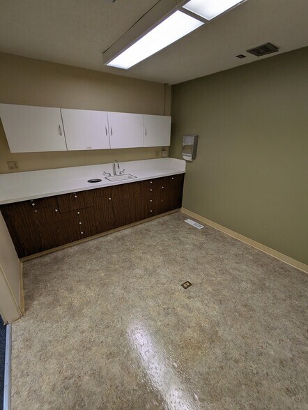 More Photos Of 13350 Big Basin Way, Boulder Creek Medical For Lease