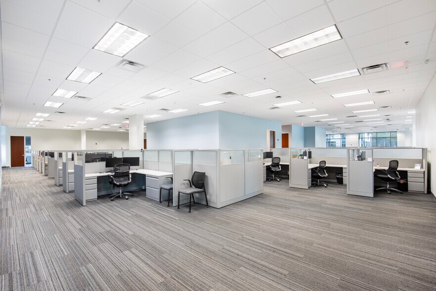 More Photos Of 70 S Keller Rd, Orlando Office For Sale