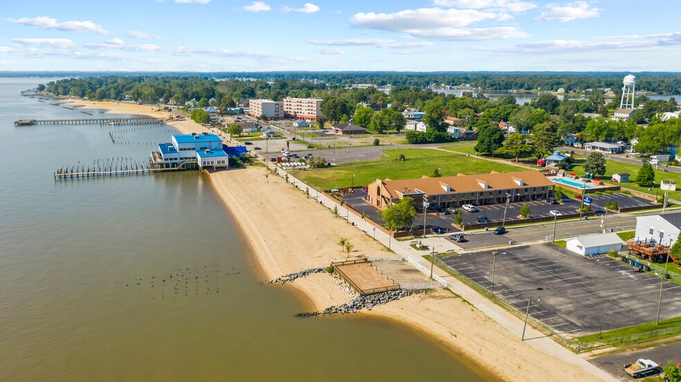 More Photos Of 30 Colonial Ave, Colonial Beach Hotel For Sale