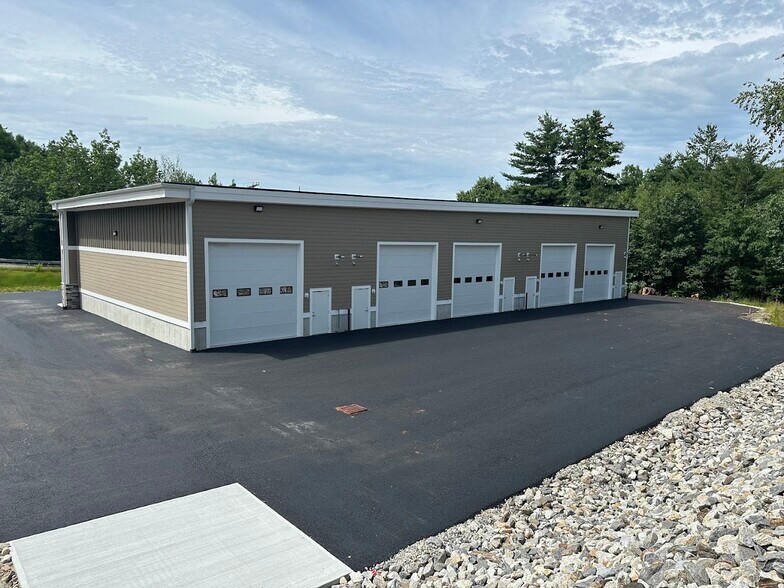 More Photos Of 3 Akira Way, Londonderry Light Distribution For Sale