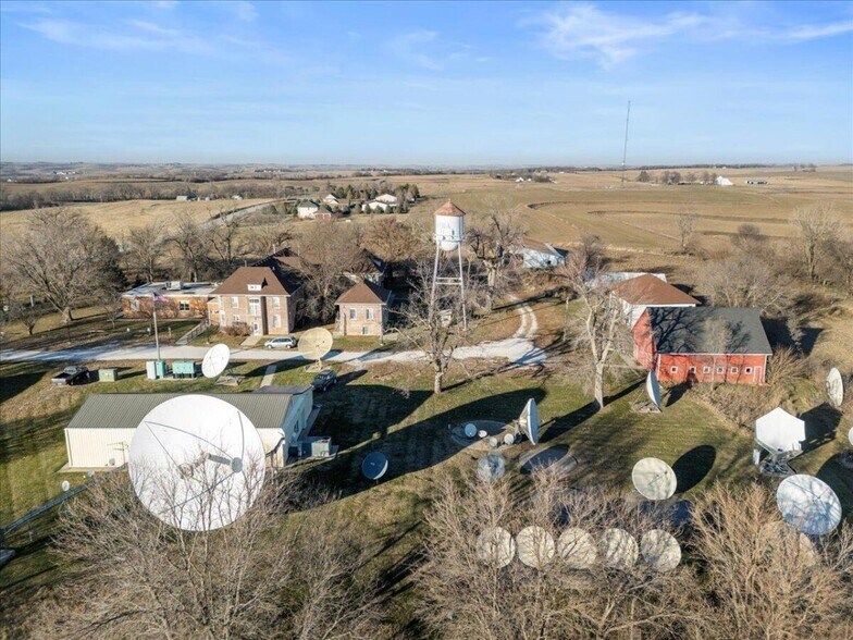 More Photos Of 21551 270th St, Mc Clelland Office For Sale