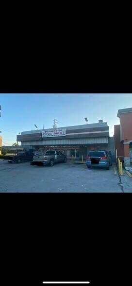 More Photos Of 720 W Sam Houston Pkwy S, Houston Convenience Store For Lease