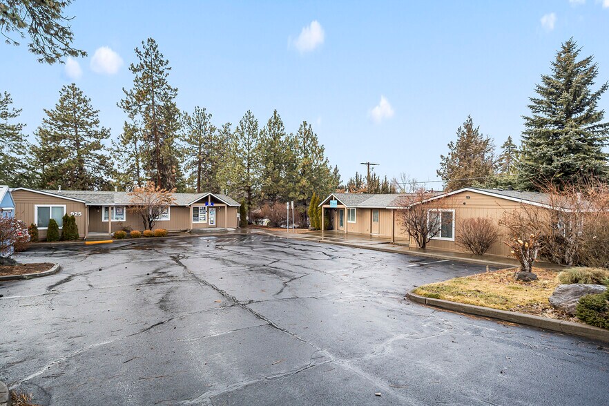 More Photos Of 909-925 SE 2nd St, Bnd, Bend Office For Sale