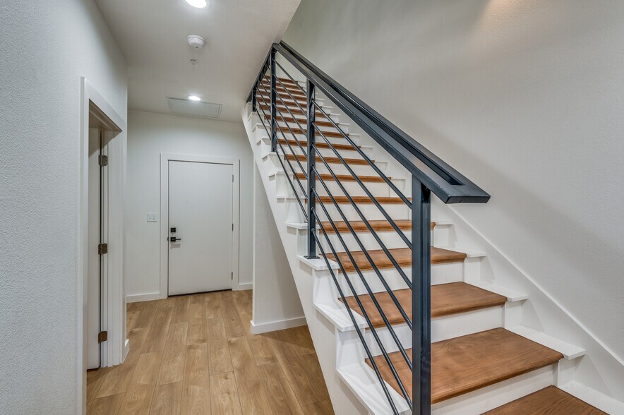 More Photos Of 504 O Connor Rd, Irving Multifamily For Sale