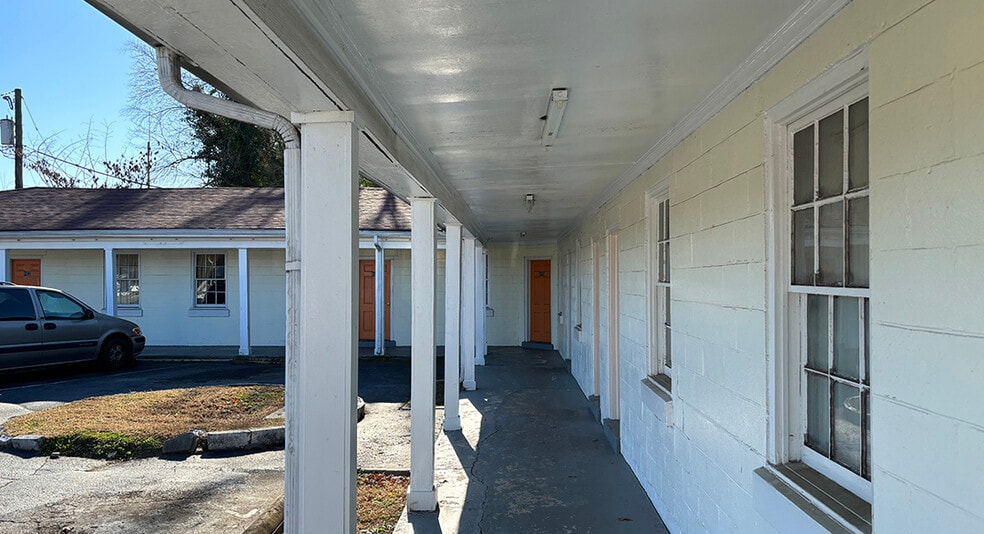 More Photos Of 8924 US-1, Richmond Hotel For Sale