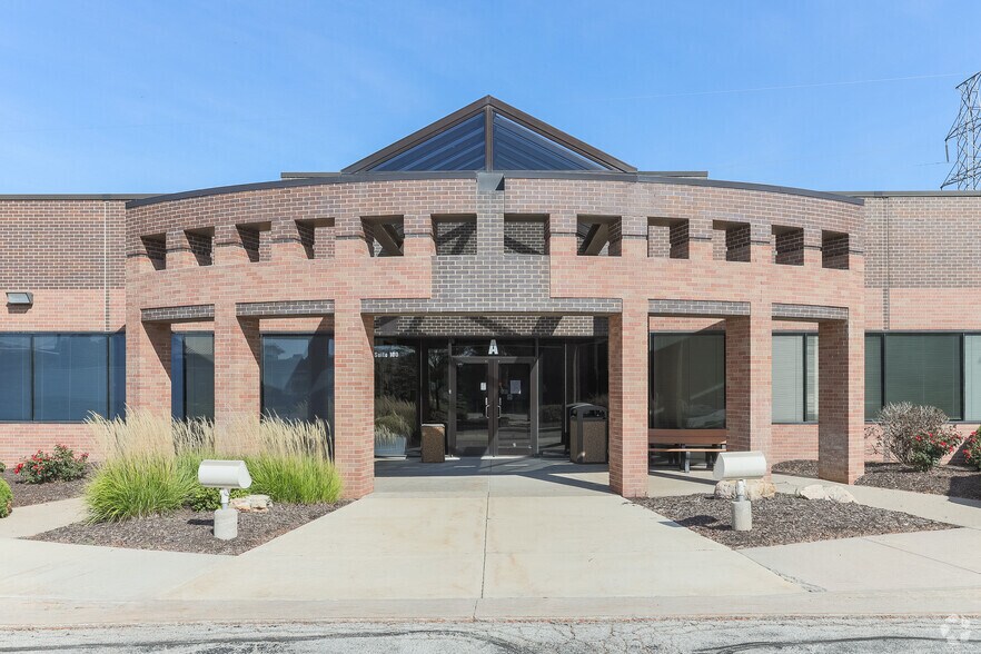 More Photos Of 11340 Blondo St, Omaha Loft Creative Space For Lease