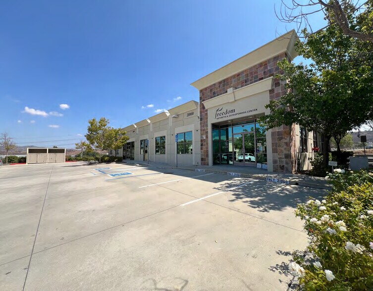 More Photos Of 21060 Centre Pointe Pky, Santa Clarita Medical For Sale
