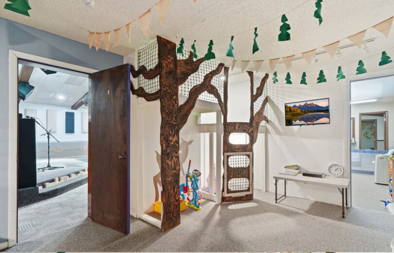 More Photos Of 730 E 21st St, Casper Flex For Sale