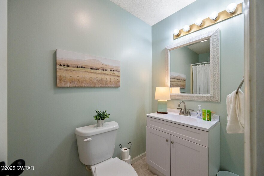 More Photos Of 777 W Church St, Lexington General Retail For Sale