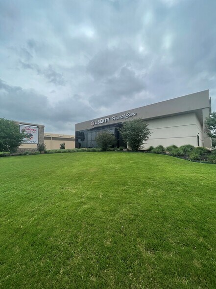 More Photos Of 18600 Lyndon B Johnson Fwy, Mesquite Storefront Retail Office For Sale