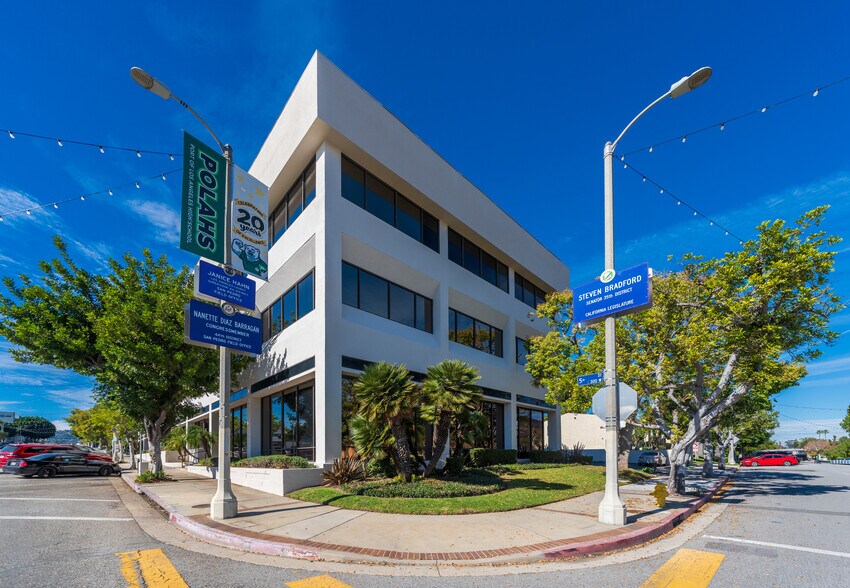 More Photos Of 302 W 5th St, San Pedro Office For Sale