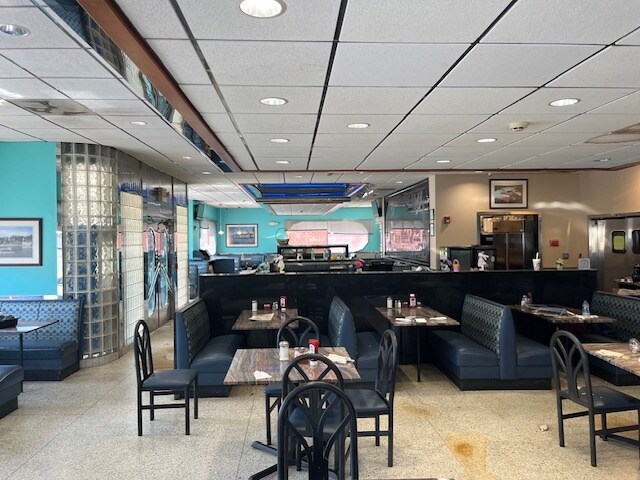 More Photos Of 51 Industrial Hwy, Essington Restaurant For Lease