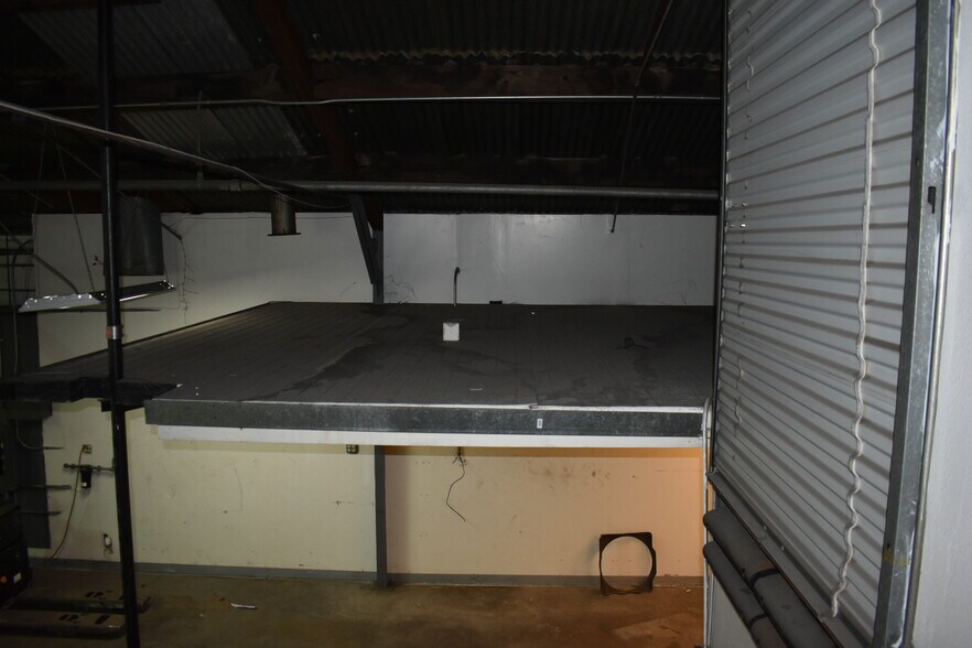 More Photos Of 7822 Salt Lake Ave, Cudahy Warehouse For Sale