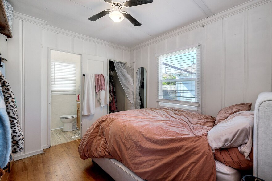 More Photos Of 4918 Del Monte Ave, San Diego Multifamily For Sale