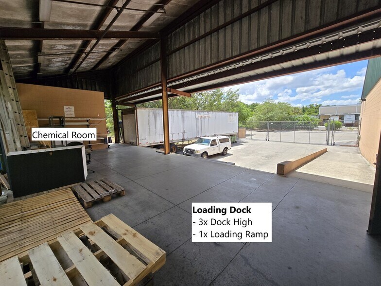 More Photos Of 11111 N 46th St, Tampa Research And Development For Sale