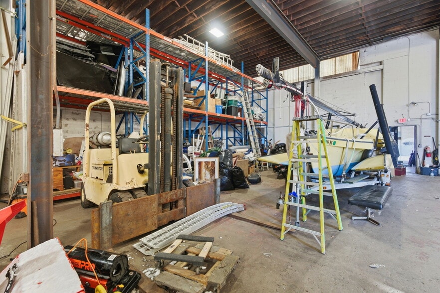 More Photos Of 47 Alley St, Lynn Industrial For Lease