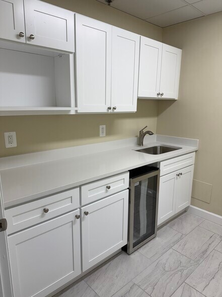 More Photos Of 1202 Annapolis Rd, Odenton Medical For Lease