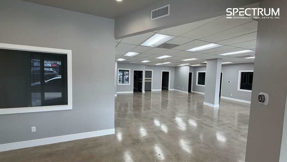 More Photos Of 22837 Ventura Blvd, Woodland Hills Office For Lease