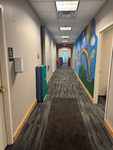 More Photos Of 45305 Catalina Ct, Sterling Showroom For Sale