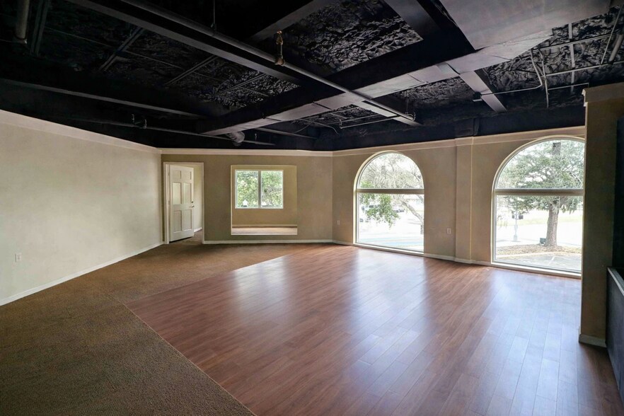 More Photos Of Near Downtown New Port Richey, New Port Richey Office For Sale
